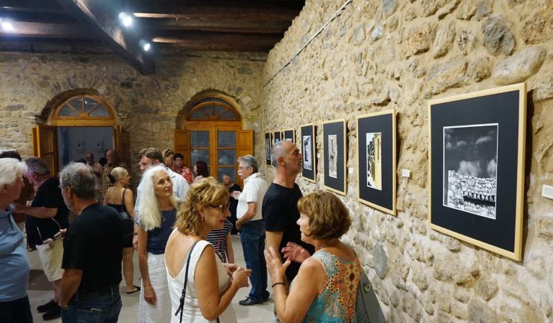 Πόλος έλξης η έκθεση ‘Καλαβρία-Μάνη, Εγγύς Κόσμος’ στο Μανιατάκειον Ιδρυμα στην Κορώνη