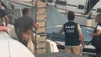 ΑΑΔΕ: Επιχείρηση «κρουαζιέρα θα σε πάω» σε ημερόπλοια της Σαντορίνης