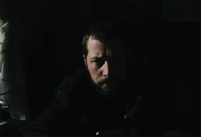 Η συγκλονιστική μαρτυρία του φωτογράφου που παρέμεινε στην πολιορκημένη Μαριούπολη