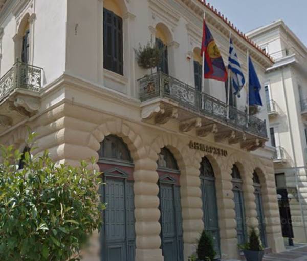 Ηθικολογώντας... για να μην αλλάξει τίποτα