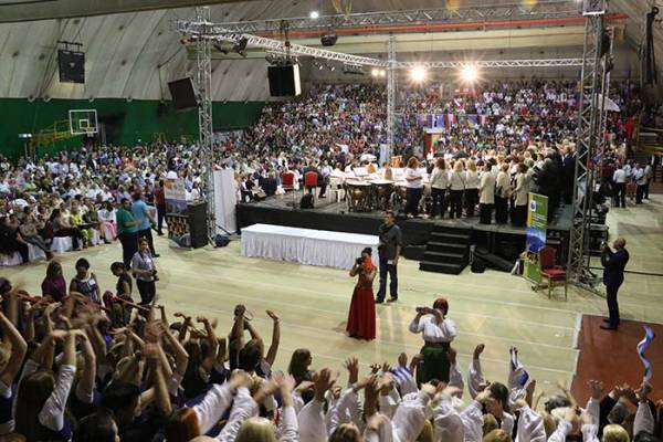 2.000 χορωδοί στο Διεθνές Φεστιβάλ Καλαμάτας (βίντεο)