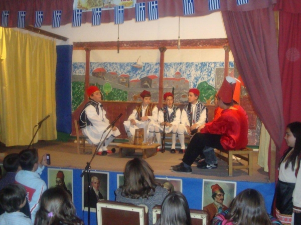 Θεατρική παράσταση στο Γεράκι για την 25η Μαρτίου