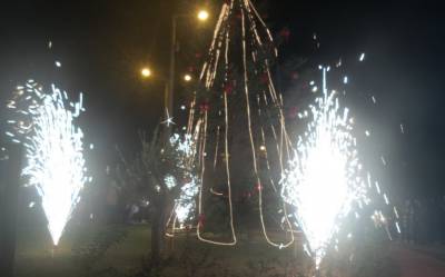 Φωταγωγήθηκε το δέντρο της Διοκλής ΑΕ στο Βιοτεχνικό Πάρκο Καλαμάτας