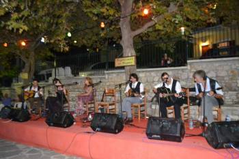 Ρεμπέτικη βραδιά στην Ανω Πόλη Κυπαρισσίας