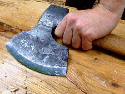 Λήστεψαν ζευγάρι υπό την απειλή τσεκουριού στην Θερμησία Ερμιονίδας