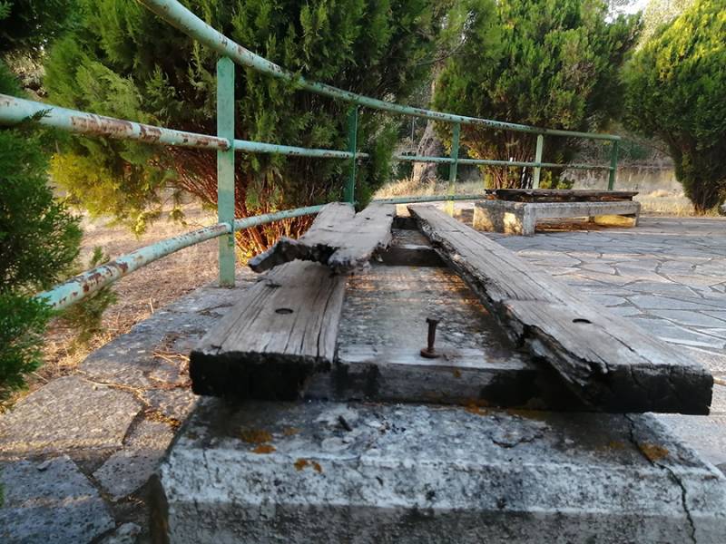 Τα παγκάκια στο νοσοκομείο