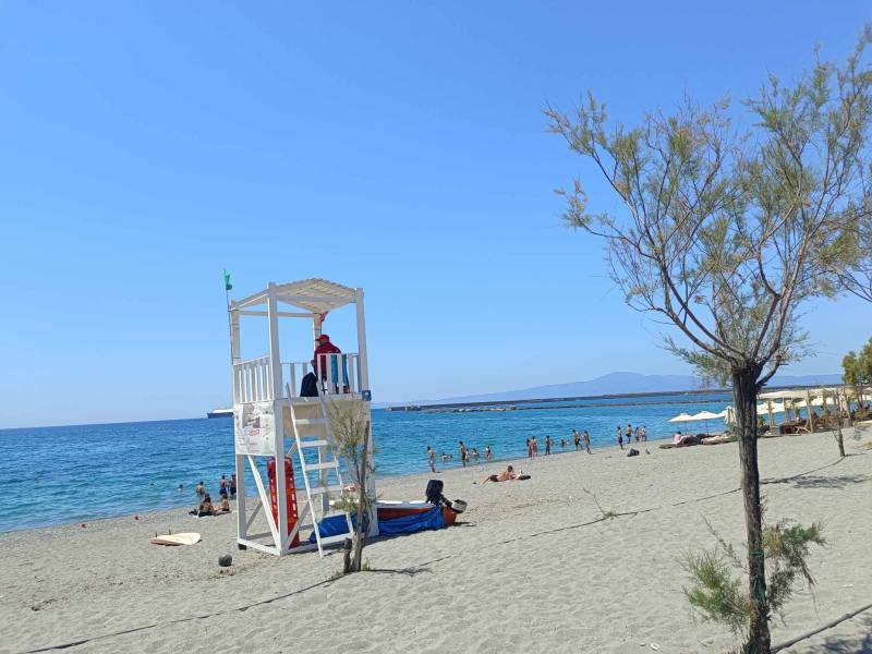 Καλαμάτα: Στις θέσεις τους όλοι οι ναυαγοσώστες - Διεύρυνση του ωραρίου από τα μέσα Ιουλίου