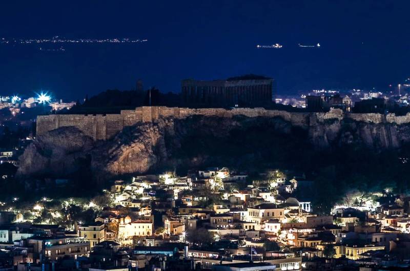 Ωρα της Γης: Έσβησαν τα φώτα στα μνημεία του πλανήτη