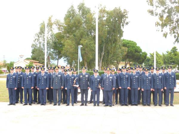 Ο αρχηγός ΓΕΑ απένειμε βραβεία σε ικάρους (φωτογραφίες)