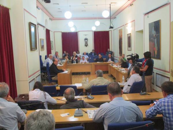 Φωτογραφικό διαγωνισμό καταγγέλλει ο Χριστόπουλος για τις μετακινήσεις στο Φεστιβάλ Χορωδιών Καλαμάτας