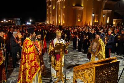 Καλαμάτα: Η Ανάσταση του Χριστού στον μητροπολιτικό ναό της Υπαπαντής