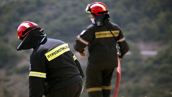 Υπό μερικό έλεγχο η φωτιά στο Μαζαράκι της Ηλείας