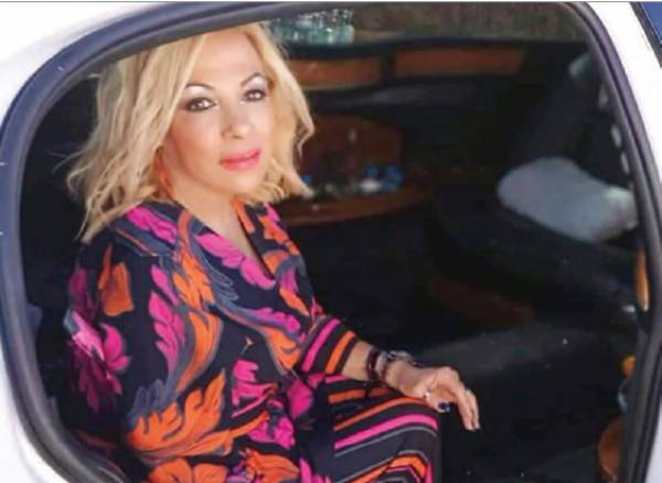 Η Τίνα Σακελλαρίου στην “Ε”: “Ο Αλέκος πήρε τόσες χαρές από το θέατρο, απ’ όλους τους μεγάλους πρωταγωνιστές”