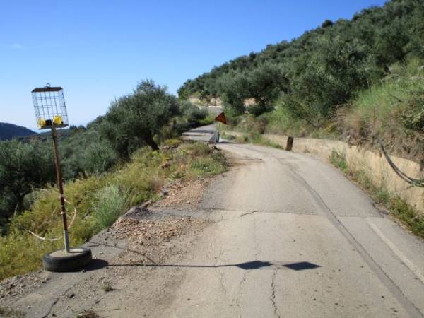 Περιμένουν αποκατάσταση στο δρόμο για Περιβολάκια