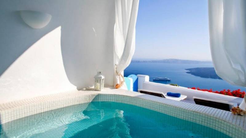 "Άνεμος" ξενοδοχειακών επενδύσεων στην Κρήτη - Επενδυτική "άπνοια" στην Πελοπόννησο