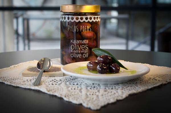 Εξαγωγή… ποιημάτων από την γη της Πυλίας με πελάτες celebrities (φωτογραφίες)