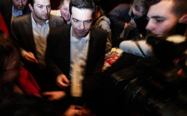 La Stampa: Σενάριο αλλαγής κυβέρνησης στην Ελλάδα εξετάζουν Μέρκελ και Ντράγκι