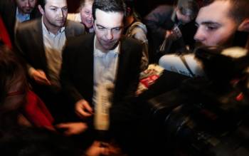 La Stampa: Σενάριο αλλαγής κυβέρνησης στην Ελλάδα εξετάζουν Μέρκελ και Ντράγκι