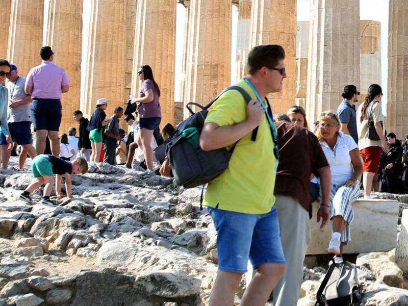 Αυξήθηκαν 12,5% τα έσοδα από τον τουρισμό στο επτάμηνο Ιανουαρίου - Ιουλίου
