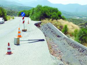 Εγκαταλελειμμένη η παλιά εθνική οδός στην Τσακώνα