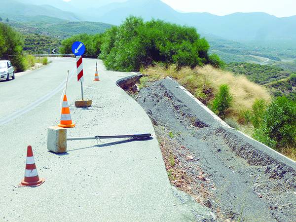 Εγκαταλελειμμένη η παλιά εθνική οδός στην Τσακώνα