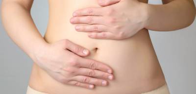 Τα εμβόλια Covid-19 σχετίζονται με μια μικρή και πρόσκαιρη επιμήκυνση του έμμηνου κύκλου των γυναικών, επιβεβαιώνει διεθνής μελέτη