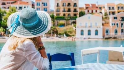 Πρωτομαγιά: Μέχρι 93% οι κρατήσεις για το τριήμερο - Ποιες περιοχές «βυθίζονται» και ποιο το κόστος διαμονής