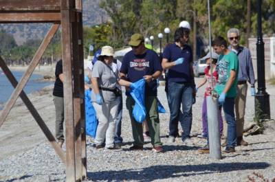Εθελοντικός καθαρισμός του προλιμένα Καλαμάτας