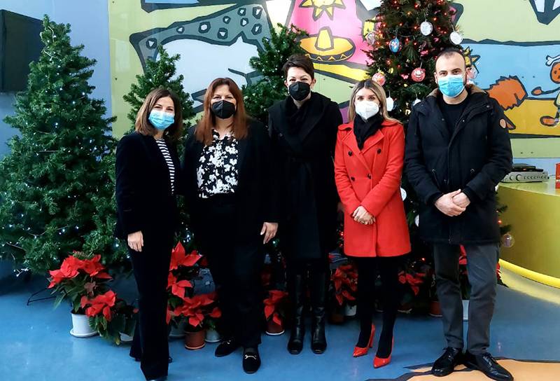 Μια χριστουγεννιάτικη αγκαλιά για παιδιά με φιλοζωικό μήνυμα