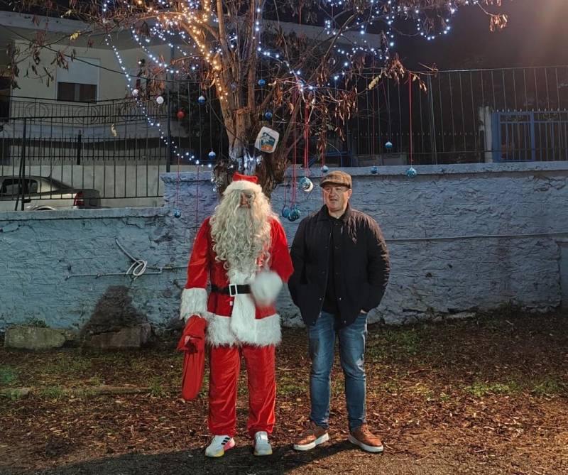 Μεσσηνία: Γιορτινή βραδιά στον Δάρα - Άναψε το δέντρο ο Πολιτιστικός Σύλλογος