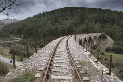 Κωνσταντινόπουλος για επαναλειτουργία σιδηροδρομικού δικτύου της Πελοποννήσου