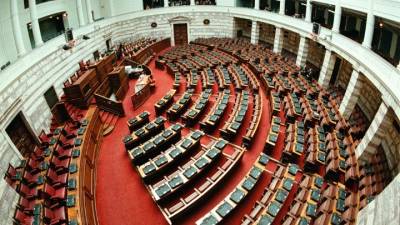 Στη Βουλή η ρύθμιση για την αγορά ρεύματος το 2024 - Ειδικό τιμολόγιο προμήθειας για όλους τους καταναλωτές