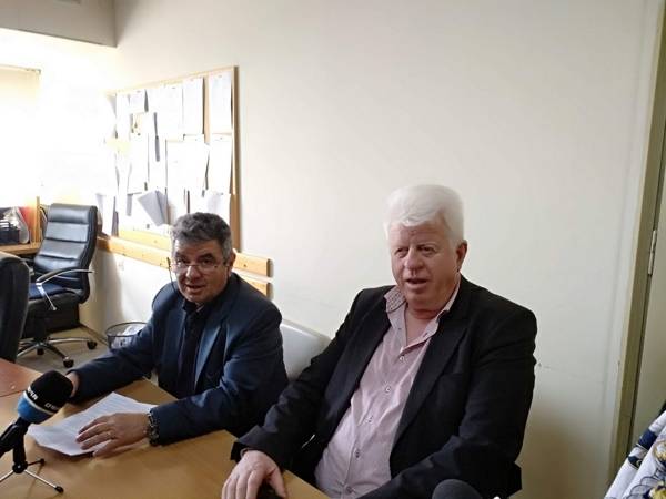 Μεσσηνία: Γόντικας και Οικονομάκος σε πυροσβέστες και λιμενικούς