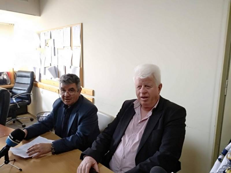 Μεσσηνία: Γόντικας και Οικονομάκος σε πυροσβέστες και λιμενικούς