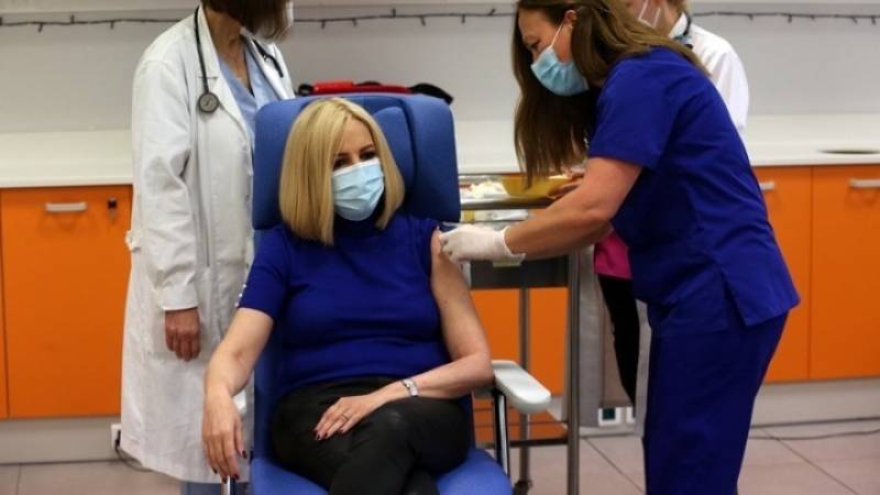 Τη 2η δόση εμβολίου έκανε η Φώφη Γεννηματά