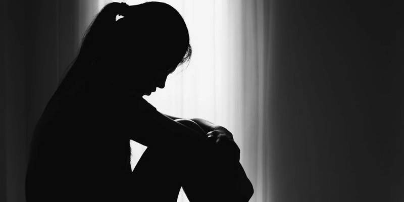 Ανήλικες στην Πάτρα υποχρέωσαν 13χρονη να τους φιλήσει τα πόδια και την τράβηξαν βίντεο