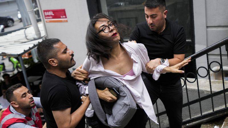 Τουρκία: Ταραχές ακτιβιστών - αστυνομίας στο Trans Pride Week (βίντεο)