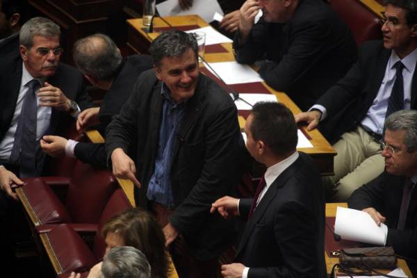 Σταθερό το τραπεζικό σύστημα, τόνισε ο Στουρνάρας σε συνάντηση με τον Τσακαλώτο