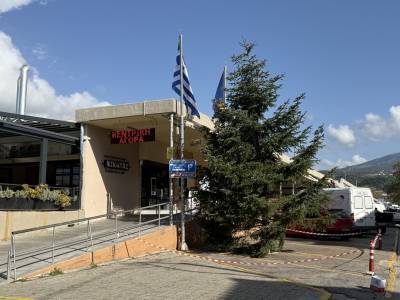 Φωταγώγηση του Χριστουγεννιάτικου δέντρου στην Κεντρική Αγορά Καλαμάτας