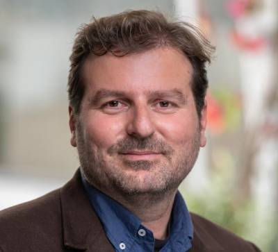 O Mεσσήνιος υπ. ευρωβουλευτής των Οικολόγων Πράσινων Μιχ. Μπάκας στην “Ε”: «Aπάντηση στην οικολογική και οικονομική κρίση με ριζικές αλλαγές σε παραγωγή και κατανάλωση»