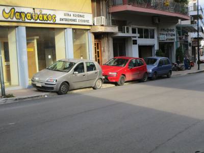 Στάθμευση στα πεζοδρόμια