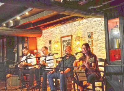 Αφιέρωμα στον Βασίλη Τσιτσάνη και τον Γιώργο Μητσάκη