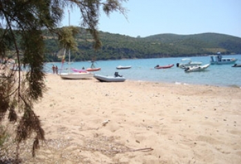 61χρονος ανασύρθηκε νεκρός από τη θάλασσα στο Πεταλίδι