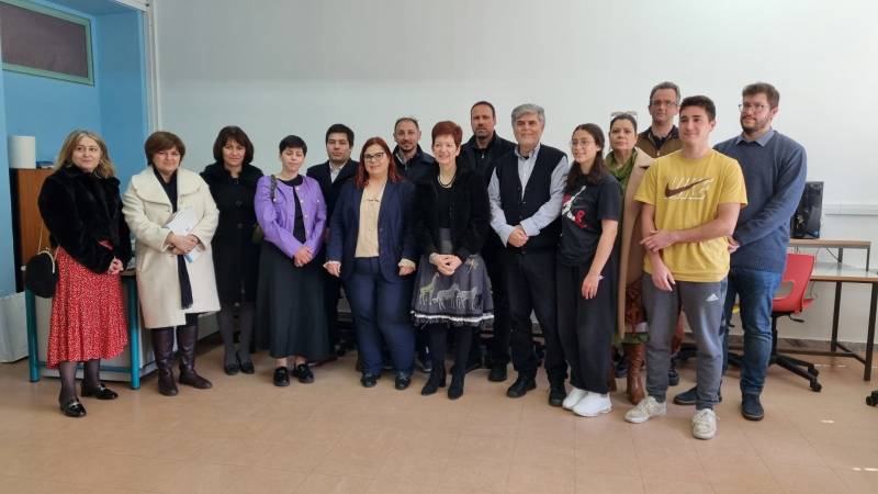 Δωρεά εξοπλισμού στο 4ο Λύκειο στη μνήμη του Παν. Λύρα (βίντεο)