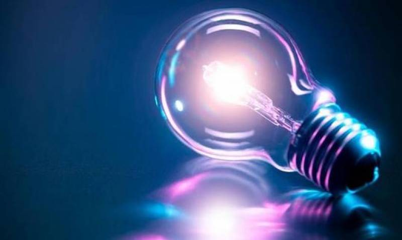 Εντός της εβδομάδας στη Βουλή η ρύθμιση για την τιμή του ρεύματος