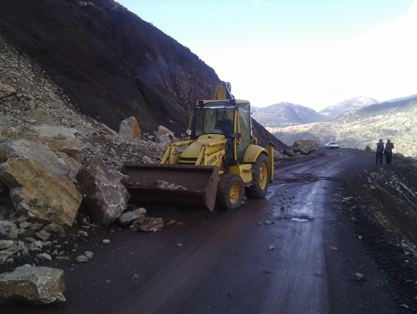 Αποκατάσταση του δρόμου Παραλογγοί - Τριπόταμα