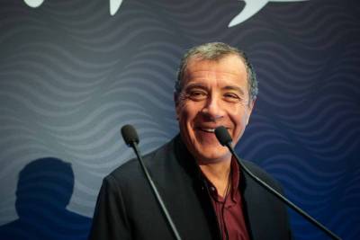 Θεοδωράκης: "Αν κάνει πρόταση μομφής ο κ. Μητσοτάκης θα την ψηφίσω"