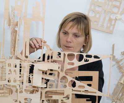 Η εικαστικός Κ. Ζαφειροπούλου στην “Ε”: “Σε μια εποχή πνευματικού χάους επιλέγουμε αν θα είμαστε ο μάρτυρας ή ο παθών”