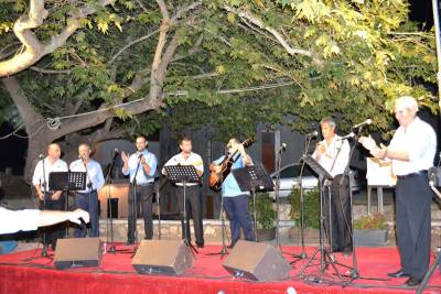 Καντάδες στην Ανω Πολη Κυπαρισσίας