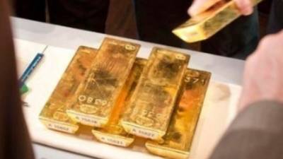 Γαλλία: Άνδρας έσκαβε πισίνα στον κήπο του και ανακάλυψε... ράβδους χρυσού αξίας 700.000 ευρώ